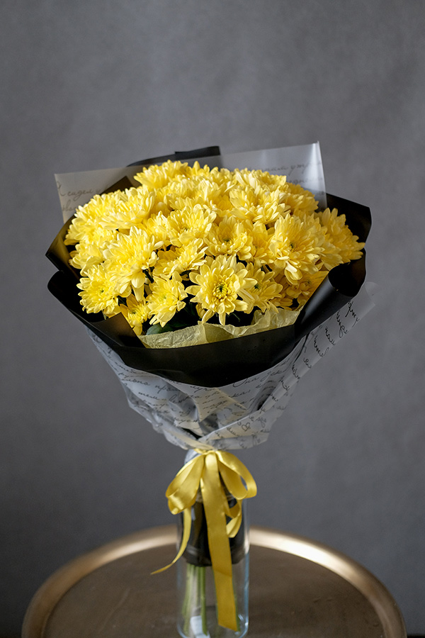 Букет золотистых хризантем2