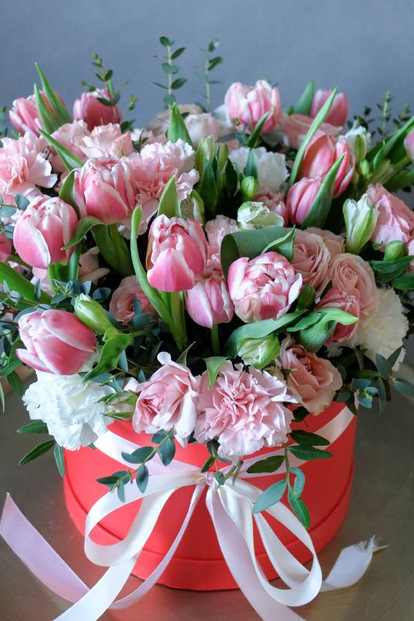 Композиция с розовыми тюльпанами1
