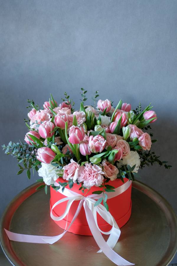 Композиция с розовыми тюльпанами2