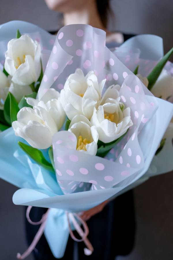 Мини-букет белых тюльпанов