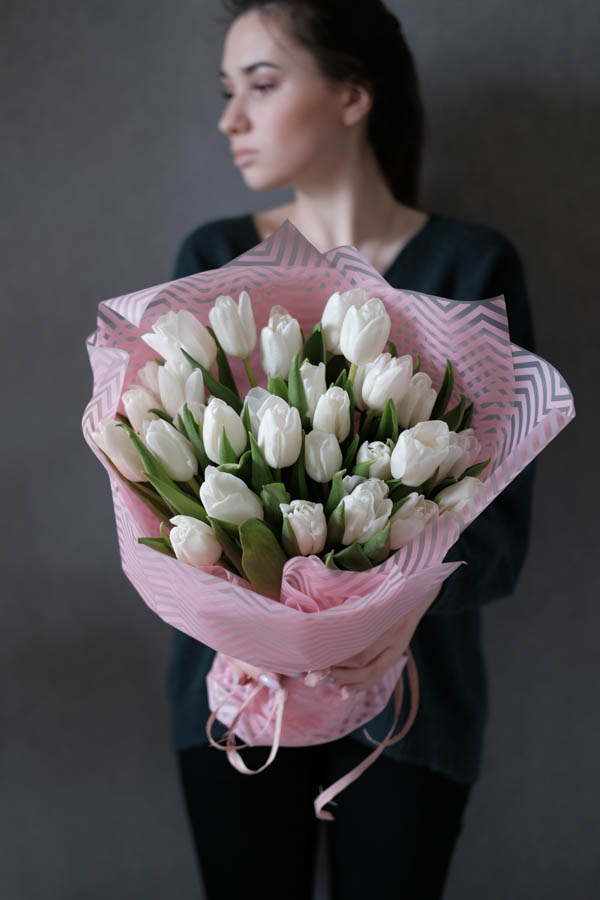 Монобукет белых тюльпанов