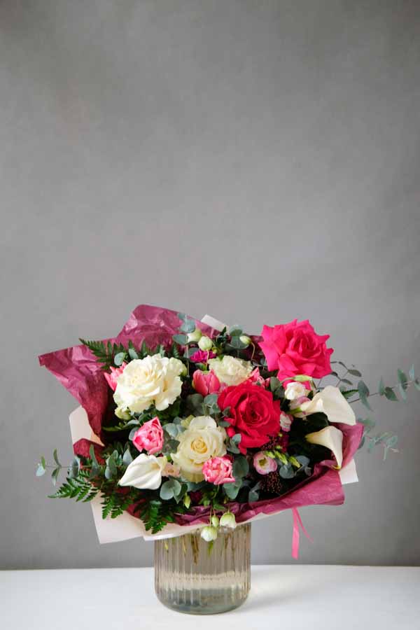 Букет с розами и белыми каллами (2)