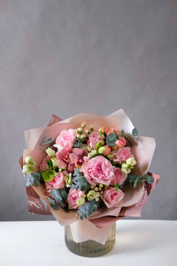 Нежный букет с розами и орхидеей (2)