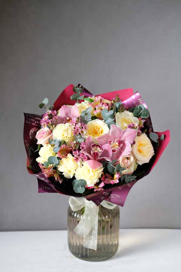 Букет со светло-желтыми розами и орхидеей (2)