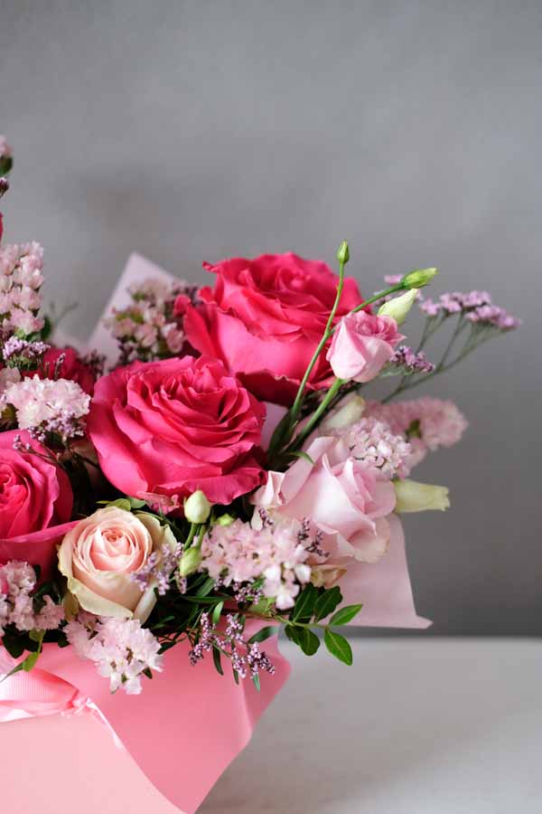 Розовая коробка с розами (1)