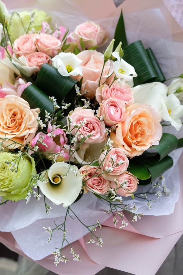 Нежный букет с каллами, розами и тюльпанами (3)