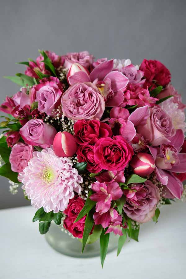 Яркий розовый букет с розами и орхидеями (2)